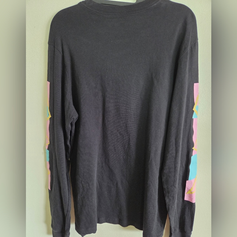 Nike Sportswear Mens Futura Shapes Graphic T-Shirt Size Medium - Picture 8 of 8